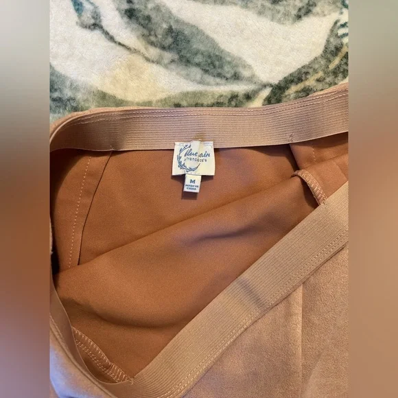 Francesca’s Blue Rain Pink Suede Mini Skirt - Picture 6 of 12